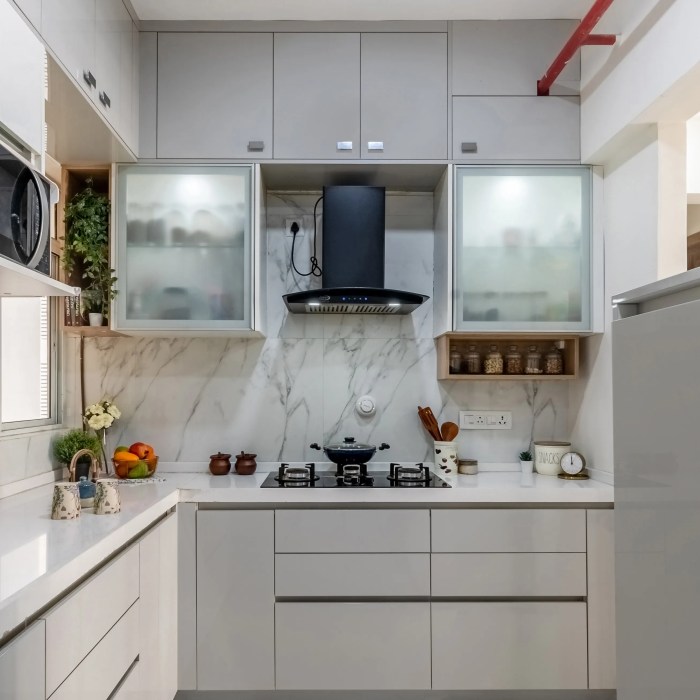 Modern L-Shaped Kitchen Design with Smokey Grey and Frosty White ... Modern L-Shaped Kitchen Design with Smokey Grey and Frosty White ...