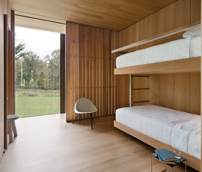 A Glass Enclosed Guest House In Upstate New York A Glass Enclosed Guest House In Upstate New York