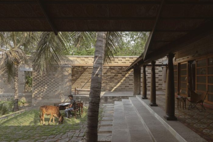 About - Screen Inn Enclosure Serai