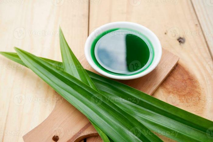 pandan leaf and pandan drink, healthy aroma drink in Asian. natural and ... Bolehkah minum rebusan daun pandan setiap hari