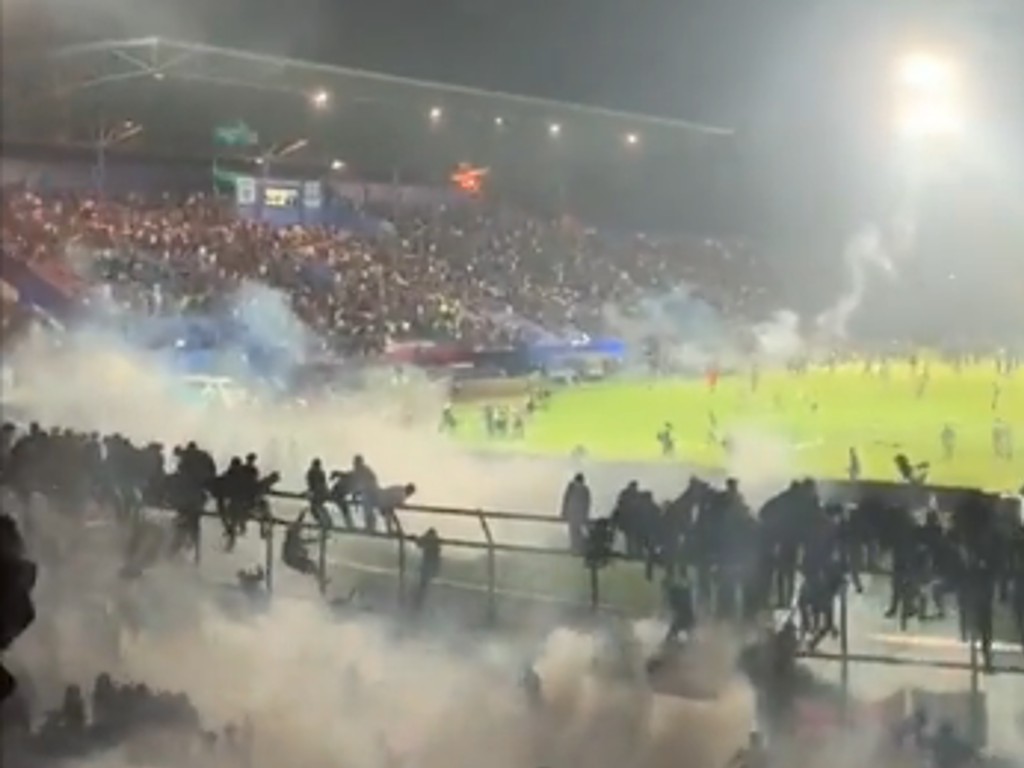 Motif Pelaku Penusukan di Stadion Kanjuruhan Malang Dipicu Sakit Hati Motif Pelaku Penusukan di Stadion Kanjuruhan Malang Dipicu Sakit Hati