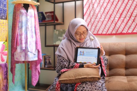 Mengubah Daster Jadi Fashion Elegan, UMKM Binaan BRI Findmeera Buktikan Perempuan Bisa Berdaya dari Rumah Mengubah Daster Jadi Fashion Elegan, UMKM Binaan BRI Findmeera Buktikan Perempuan Bisa Berdaya dari Rumah