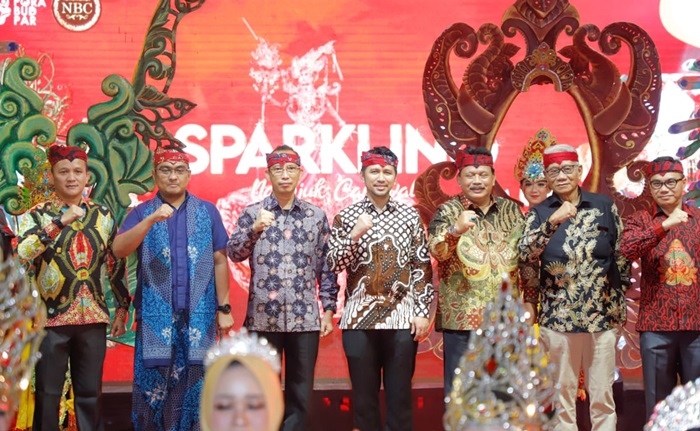 Spektakuler! Sparkling Nganjuk Carnival ke-4 Guncang Kota, Disporabudpar Banjir Pujian! Spektakuler! Sparkling Nganjuk Carnival ke-4 Guncang Kota, Disporabudpar Banjir Pujian!