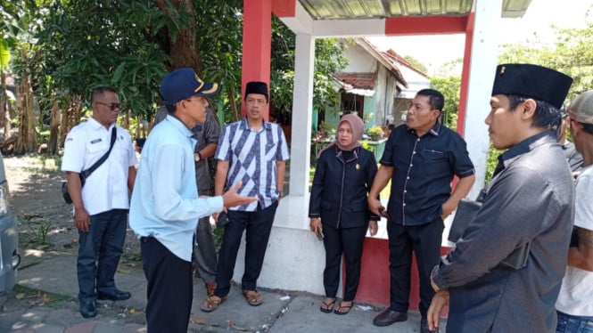 Komisi C DPRD Jombang Sidak Proyek Trotoar Yang Dikendalikan Dinas Perkim - MediaNganjuk.com Komisi C DPRD Jombang Sidak Proyek Trotoar Yang Dikendalikan Dinas Perkim - MediaNganjuk.com