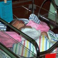 Astagfirullah.. Bayi Lahir dalam Kondisi Usus Terburai Keluar