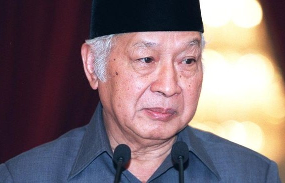 Ubedilah Badrun Sebut Soeharto Tak Penuhi Syarat Dianugerahi Gelar Pahlawan Nasional Ubedilah Badrun Sebut Soeharto Tak Penuhi Syarat Dianugerahi Gelar Pahlawan Nasional