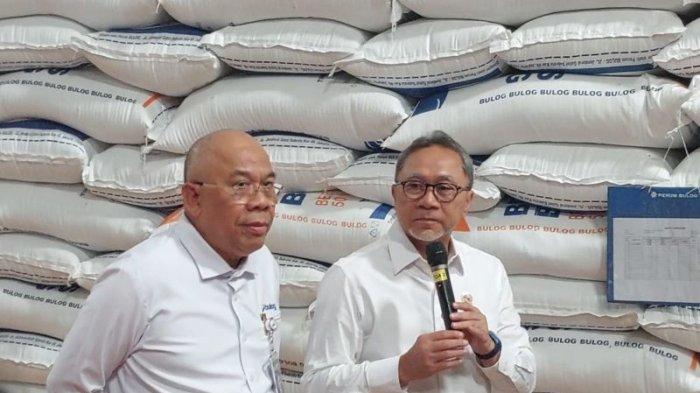 Menko Pangan Klaim Petani Untung Besar, Karena Campur Tangan Pemerintah Tekan Harga Pupuk Menko Pangan Klaim Petani Untung Besar, Karena Campur Tangan Pemerintah Tekan Harga Pupuk