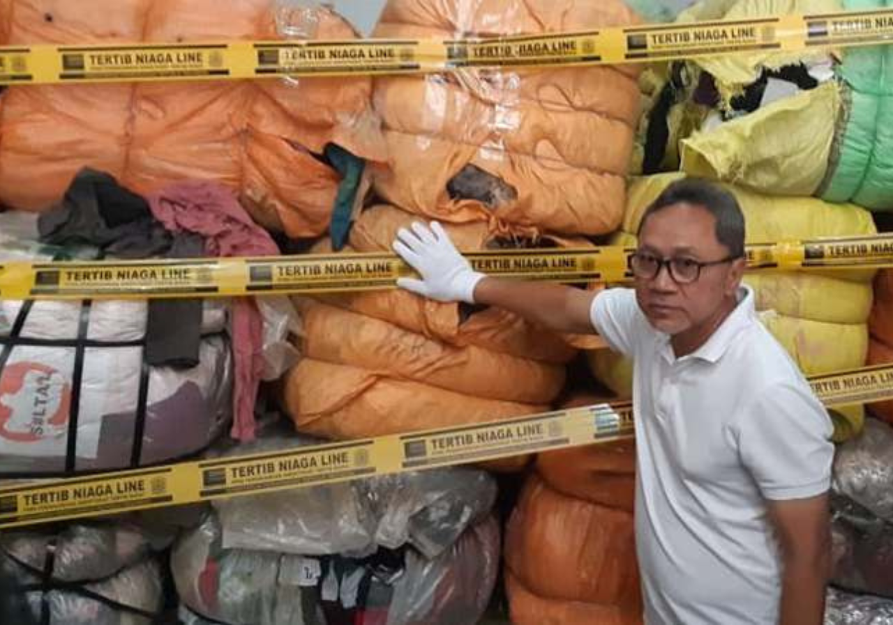 Sikat Importir Pakaian Bekas, Purbaya: Pelaku Dilarang Impor Seumur Hidup! Sikat Importir Pakaian Bekas, Purbaya: Pelaku Dilarang Impor Seumur Hidup!
