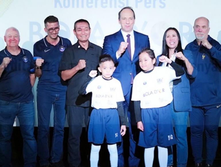 KB Bank Berikan Beasiswa Pendidikan Sepak Bola, Bekal untuk Generasi Muda Berdaya Saing KB Bank Berikan Beasiswa Pendidikan Sepak Bola, Bekal untuk Generasi Muda Berdaya Saing