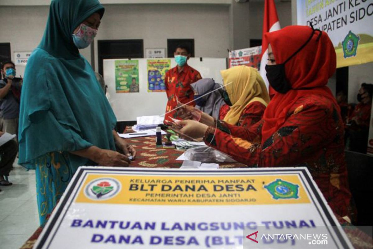 Ekonom Ragukan Efektivitas BLT Rp30 Triliun Dongkrak Pertumbuhan Ekonomi
