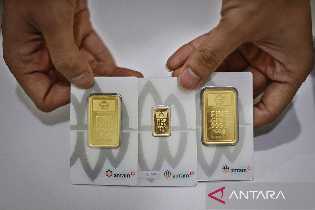 Harga Emas Antam Hari Ini Anjlok, Kini Dijual ke Rp2.327.000 per Gram