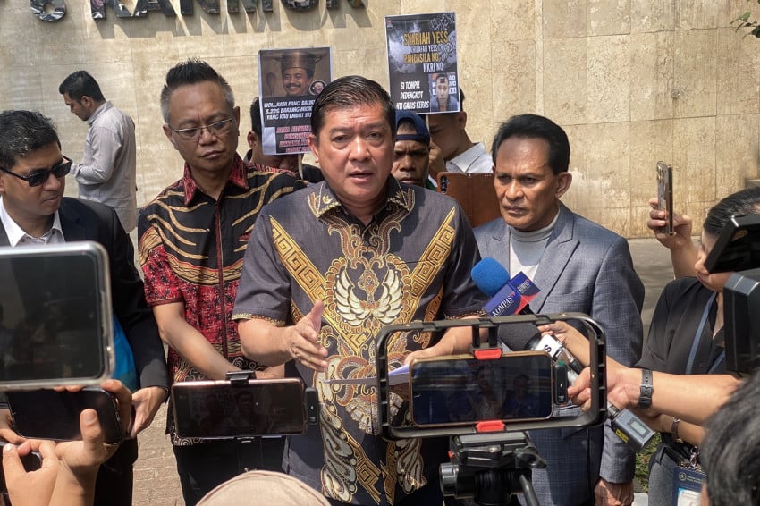 Kejagung Minta Pengacara Hadirkan Silfester Matutina: Katanya kan Ada di Jakarta Kejagung Minta Pengacara Hadirkan Silfester Matutina: Katanya kan Ada di Jakarta