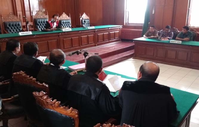 Sidang Putusan Gugatan Praperadilan Delpedro Cs Digelar Besok. Sidang Putusan Gugatan Praperadilan Delpedro Cs Digelar Besok.