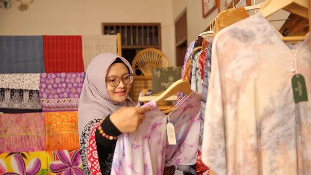 Mengubah Daster Jadi Fashion Elegan, UMKM Binaan BRI Findmeera Buktikan Perempuan Bisa Berdaya dari Rumah