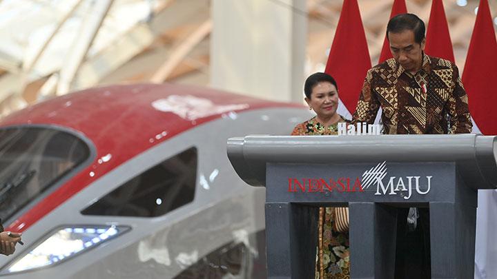 Polemik Utang Kereta Cepat Whoosh, Jokowi Ungkap Keuntungan Sosial