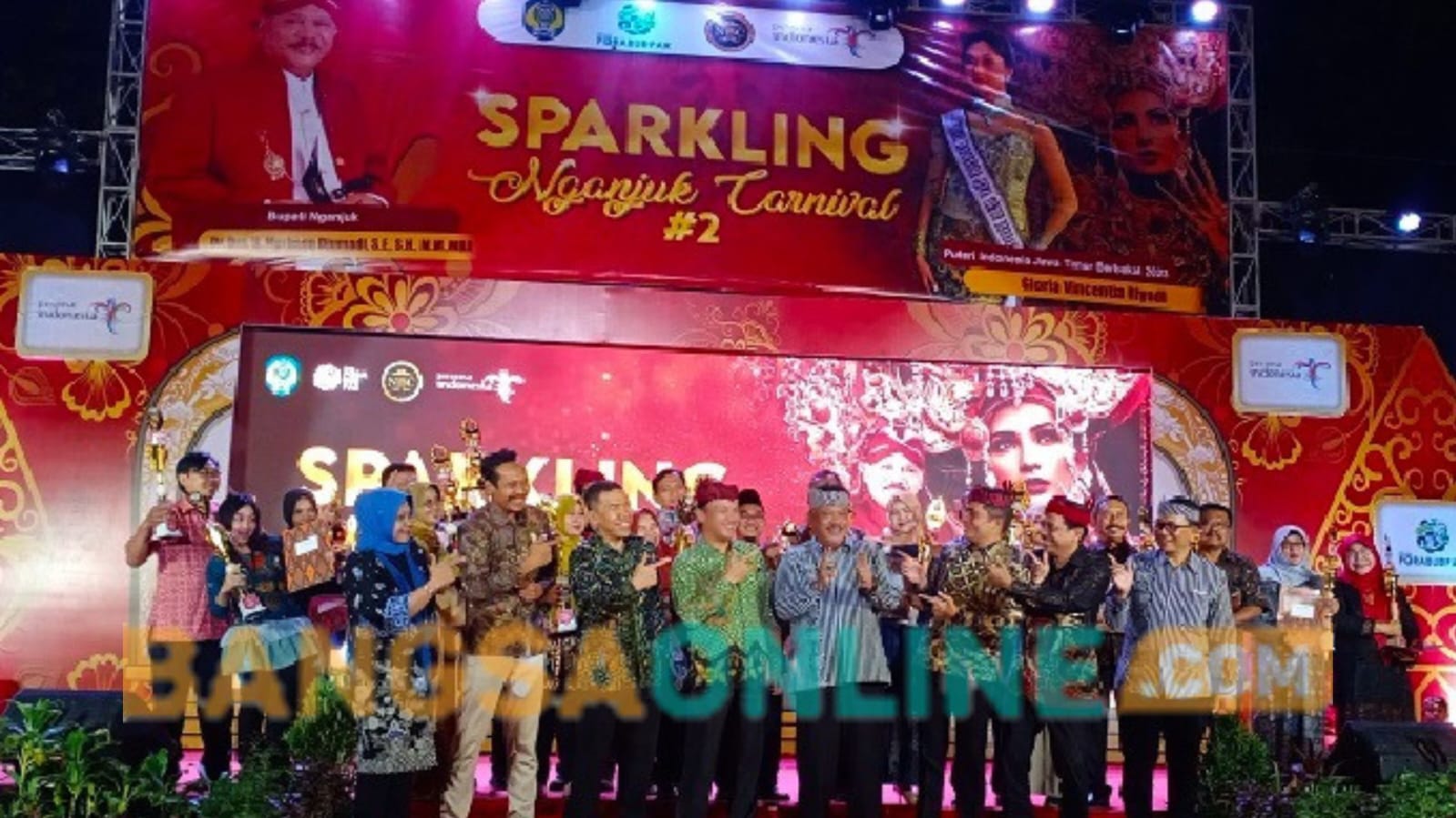 Spektakuler! Sparkling Nganjuk Carnival ke-4 Guncang Kota, Disporabudpar Banjir Pujian!