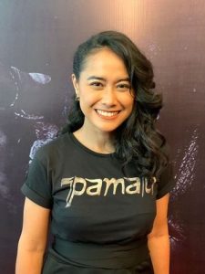 Putri Ayudya sebagai dr. Nadia di Dendam Malam Kelam