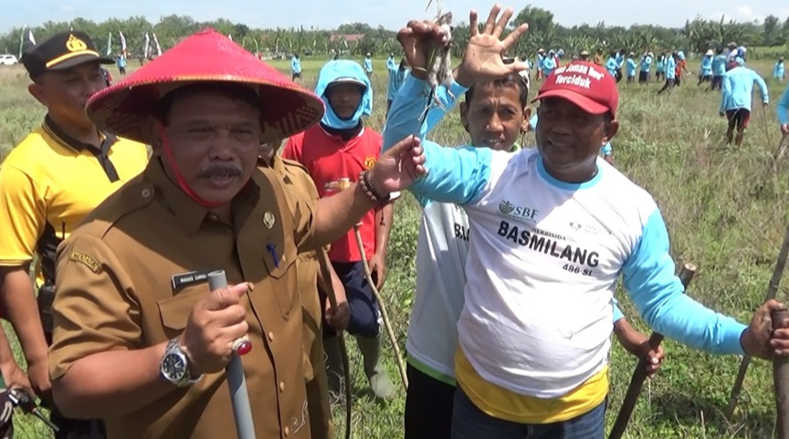 Petani Nganjuk Melangkah ke Dunia Digital, Kang Marhaen: Beranilah Bermimpi Petani Nganjuk Melangkah ke Dunia Digital, Kang Marhaen: Beranilah Bermimpi
