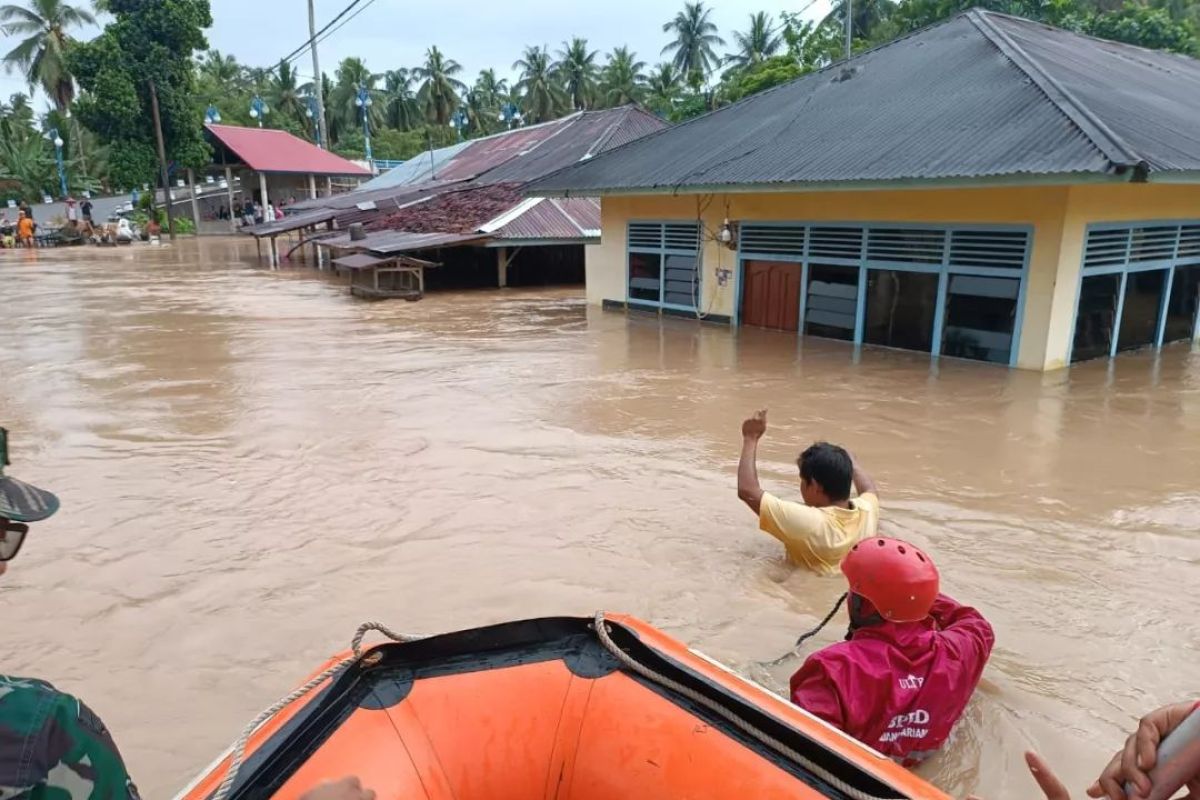 Banjir dan Longsor Sumatera, Distribusi Bantuan dan Posko Darurat Diperkuat. Banjir dan Longsor Sumatera, Distribusi Bantuan dan Posko Darurat Diperkuat.