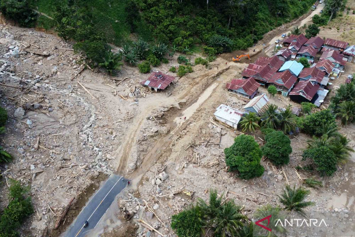 Kementerian ESDM Buka Suara soal Penyebab Banjir dan Longsor di Sumatera Kementerian ESDM Buka Suara soal Penyebab Banjir dan Longsor di Sumatera
