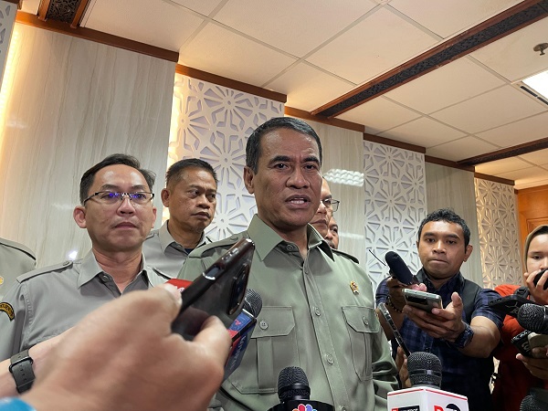 Mentan Lantik 5 Pejabat Baru Kementan: Jangan Korupsi, Ingat Anak Istri!