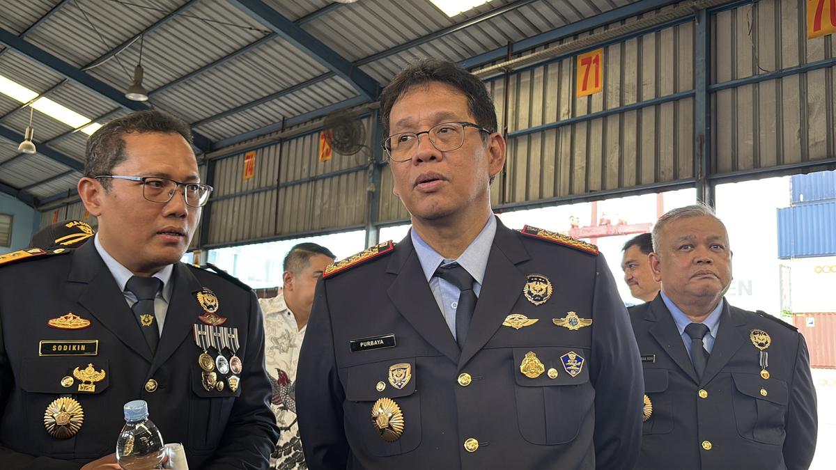 Banjir Baja Impor Bikin Pengusaha Konstruksi Resah, Purbaya Sentil Bea Cukai