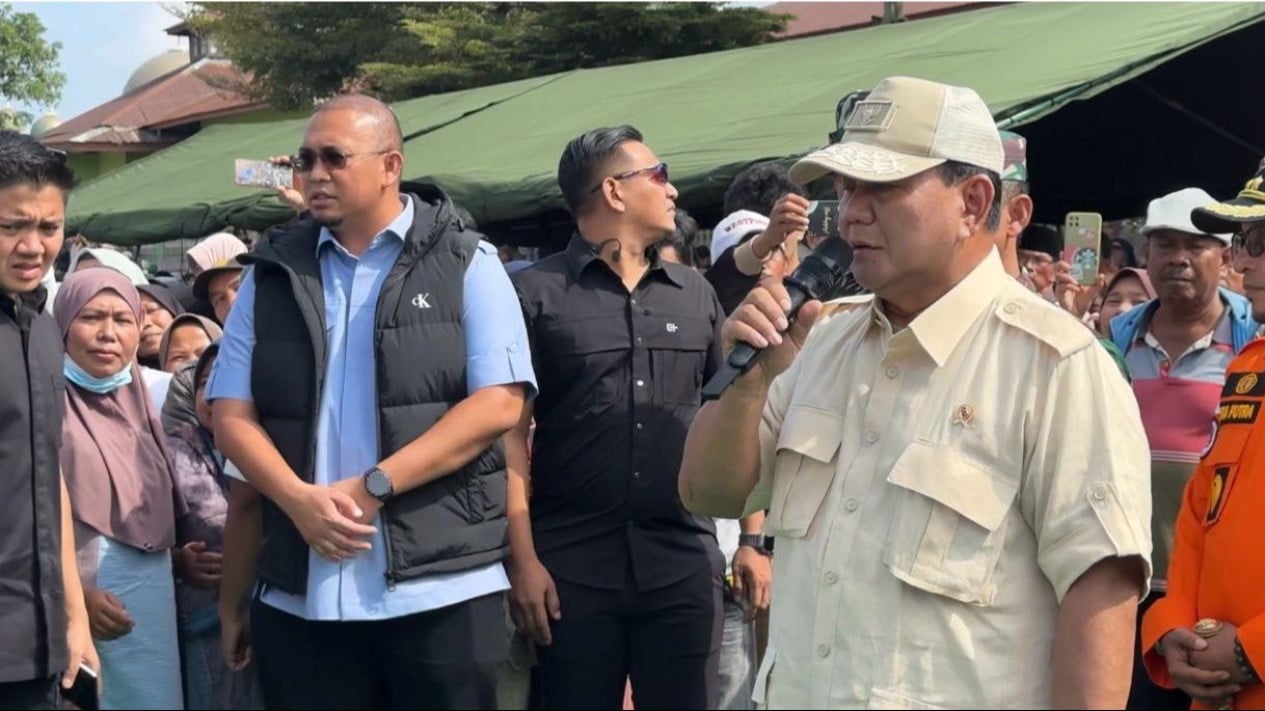 Momen Prabowo Dipanggil 'Pak Gemoy' oleh Bocah Korban Banjir Sumut