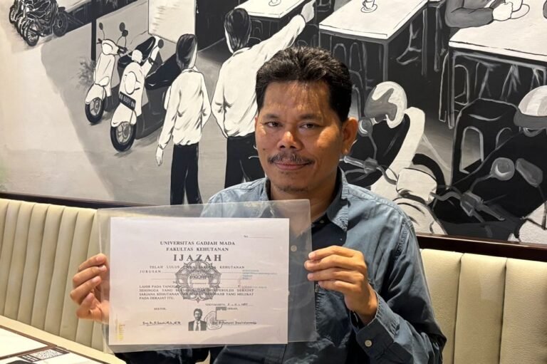 Bonatua Silalahi Tolak Tawaran Ekslusif Lihat 9 Item Dalam Ijazah Jokowi: Harus Dibuka ke Publik!