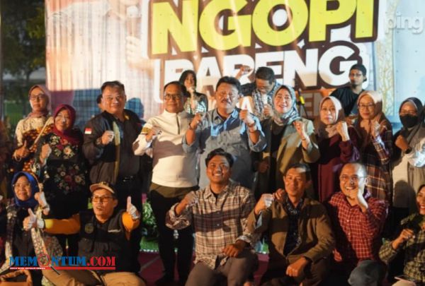 Melihat Keseruan Kang Marhaen Mecel Bareng Warga dalam Gebyar Undian PBB 2025 di Alun-alun Nganjuk